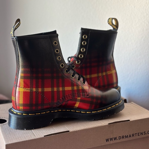 1460 mcmarten tartan leather ankle boots